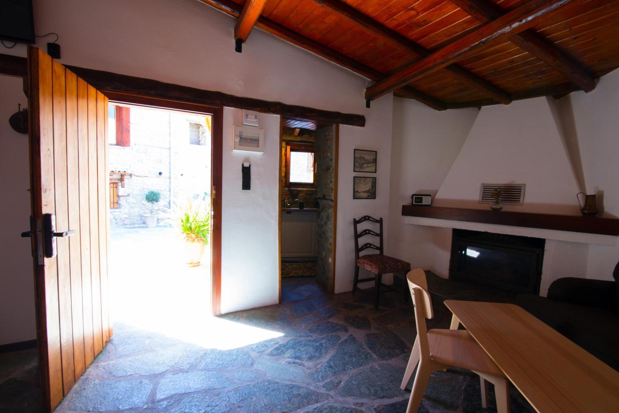 شقة Fteri Stone House In Platanos, Akrata المظهر الخارجي الصورة